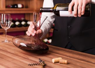 Wine Decanting: τι πρέπει να γνωρίζετε